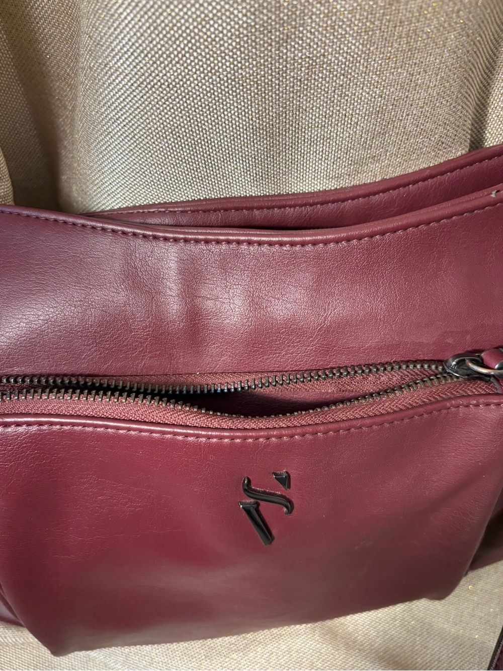 Simply Vera Vera Wang Burgundy Crossbody Shoulder Bag - Picture 5 of 5